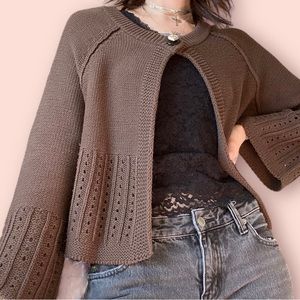 Adorable brown knit cardigan with one button <3